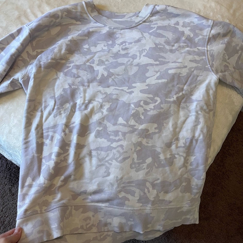 Lulu oversized camo hoodie like new. Size 8